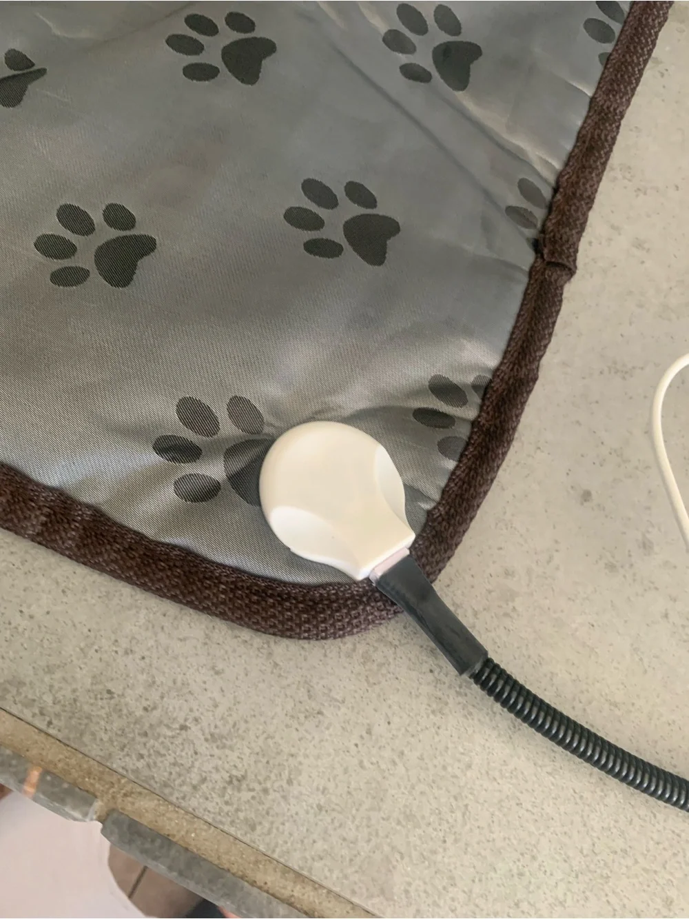Pet Heating Pad with Paw Print Design - Gra - Picture 11 of 15